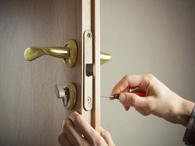 images/about-us/slider/lock-repairs-kireth-ai.jpeg